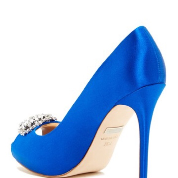 Badgley Mischka Jeannie Pumps. Navy Satin size 8. - Picture 5 of 6